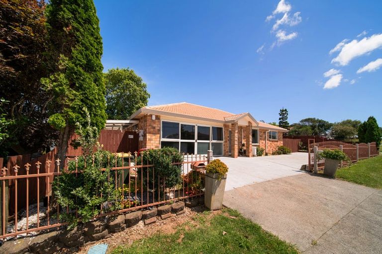 Photo of property in 11 Naylors Drive, Mangere, Auckland, 2022