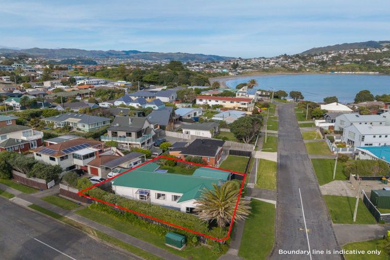 Photo of property in 2 John Street, Titahi Bay, Porirua, 5022