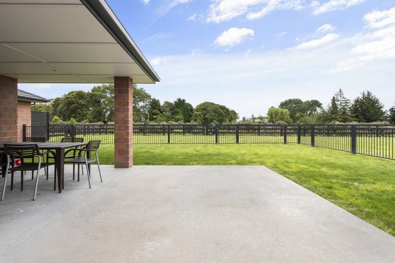 Photo of property in 37 Mike Smith Drive, Cambridge, 3434