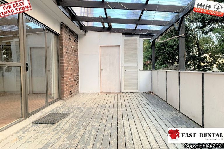 Photo of property in 1/2 Halberg Street, Glenfield, Auckland, 0629