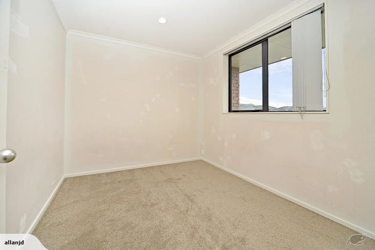 Photo of property in 8 Scotts Field Drive, Takanini, 2112
