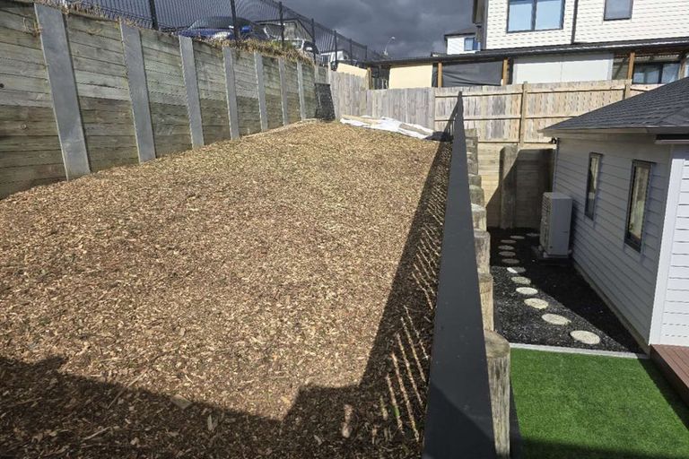 Photo of property in 5 Lawson Creek Street, Massey, Auckland, 0614