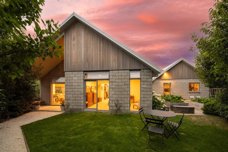 Photo of property in 10 Avignon Place, Fairhall, 7272