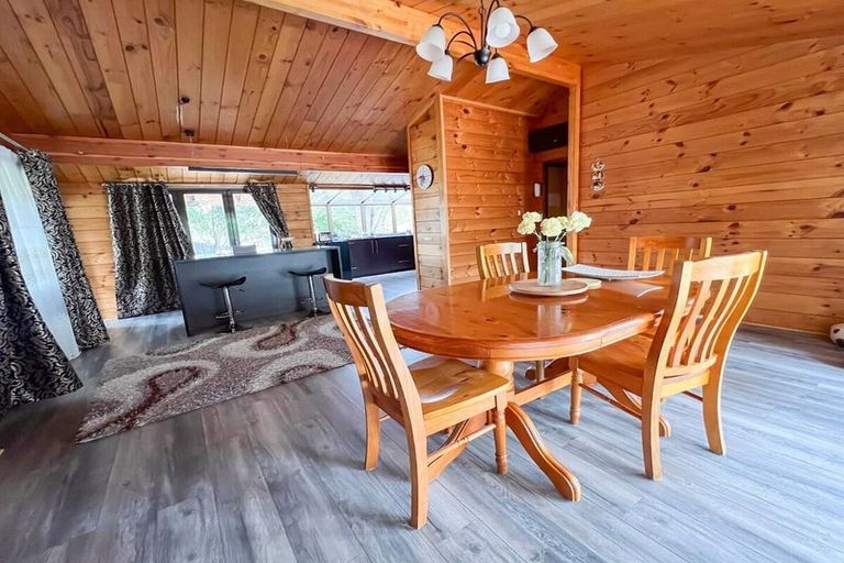 Photo of property in 1/74 Waiau Street, Torbay, Auckland, 0630