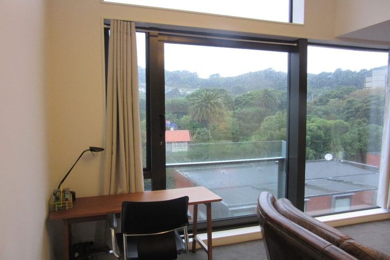 Photo of property in Nouvo Apartments, 5h/21 Rugby Street, Mount Cook, Wellington, 6021