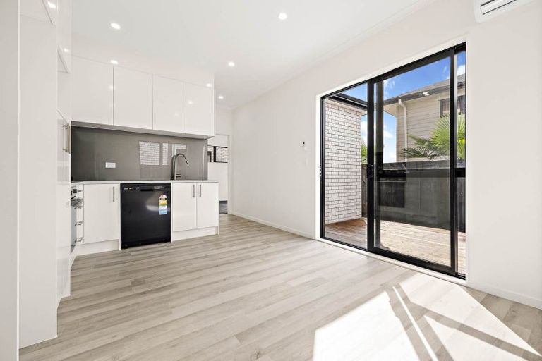 Photo of property in 5 Staines Avenue, Mangere East, Auckland, 2024