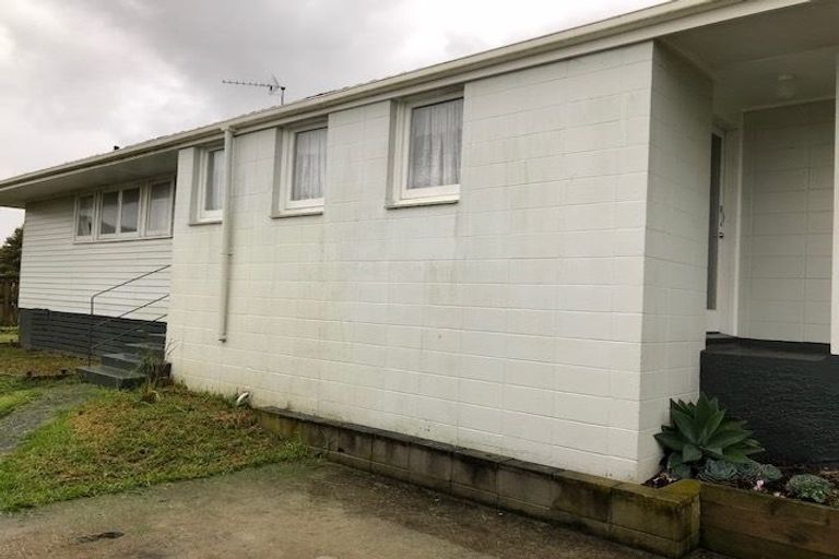 Photo of property in 6 Tawa Place, Waiuku, 2123