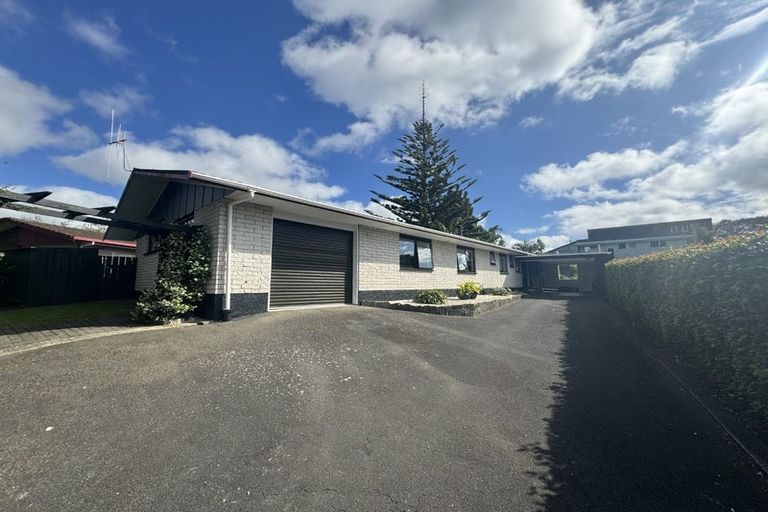 Photo of property in 6 Ranfurly Place, Te Kamo, Whangarei, 0112
