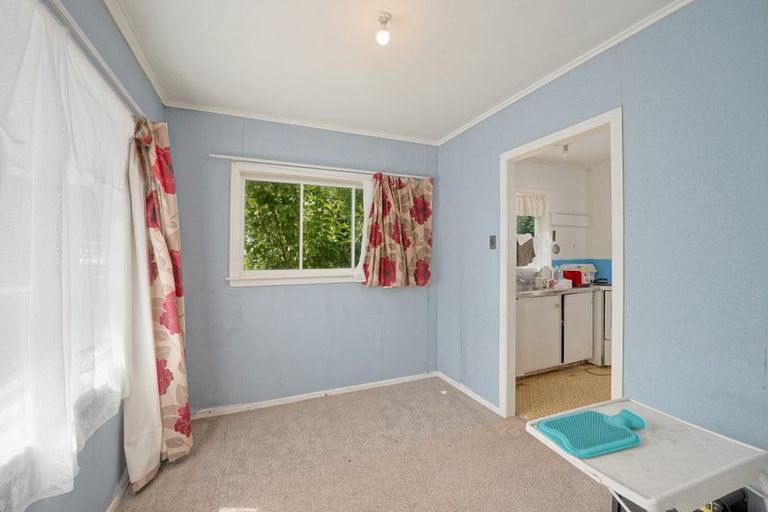 Photo of property in 23 Smythe Road, Henderson, Auckland, 0612