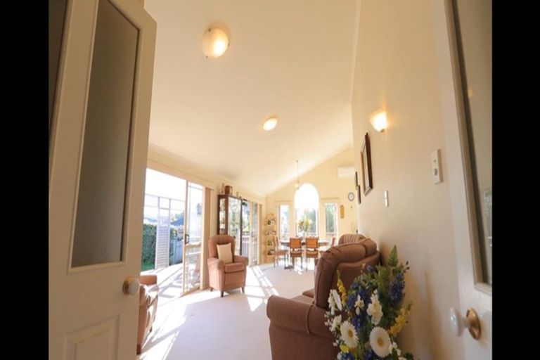 Photo of property in 14 Darimouth Place, Albany, Auckland, 0632