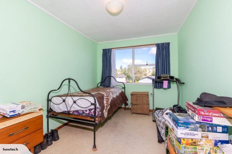 Photo of property in 8 Hewlett Road, Massey, Auckland, 0614
