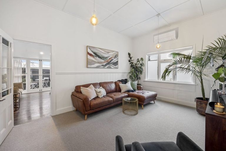 Photo of property in 251a Courtenay Street, Strandon, New Plymouth, 4312
