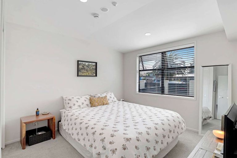 Photo of property in 2/388 Hibiscus Coast Highway, Orewa, 0931