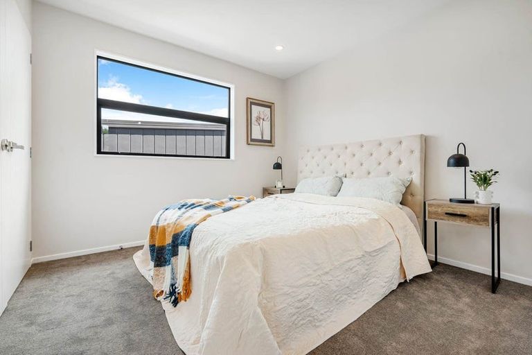 Photo of property in 9/10 Newington Road, Henderson, Auckland, 0612