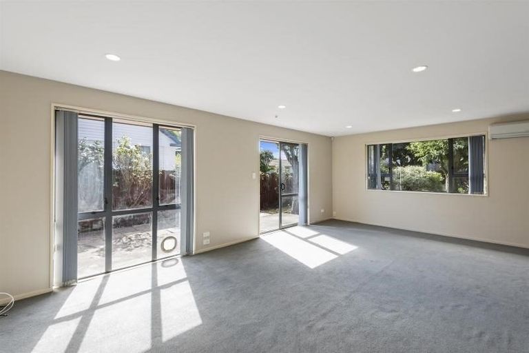Photo of property in 1 Roche Avenue, Upper Riccarton, Christchurch, 8041