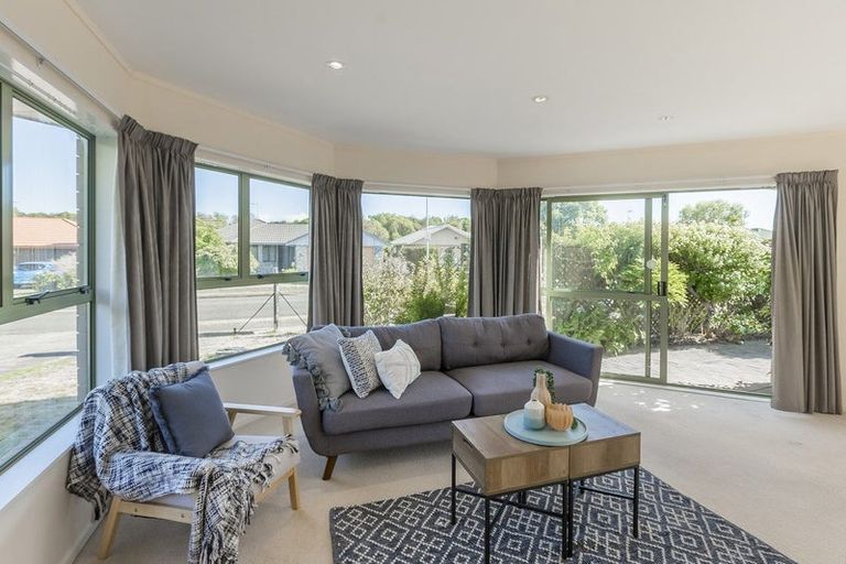 Photo of property in 102 Makarini Street, Paraparaumu, 5032