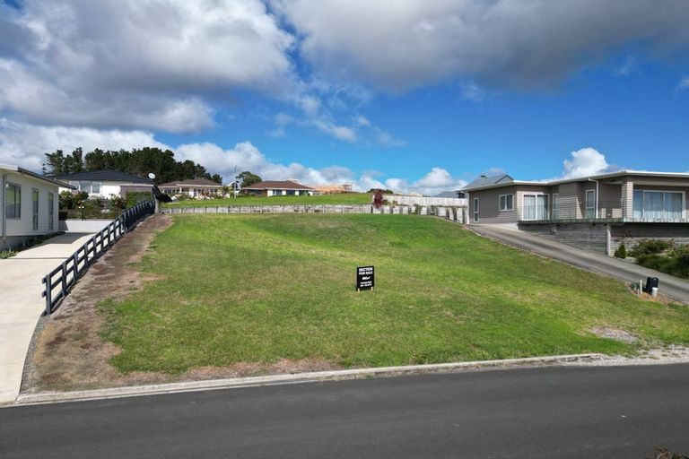 Photo of property in 8 Christine Drive, Coopers Beach, 0420