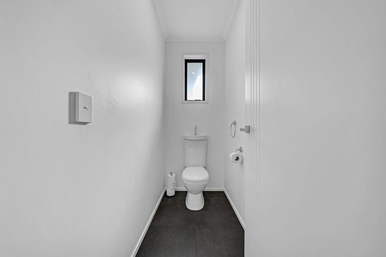 Photo of property in 54 Te Ara Aukati Terrace, Pokeno, 2471