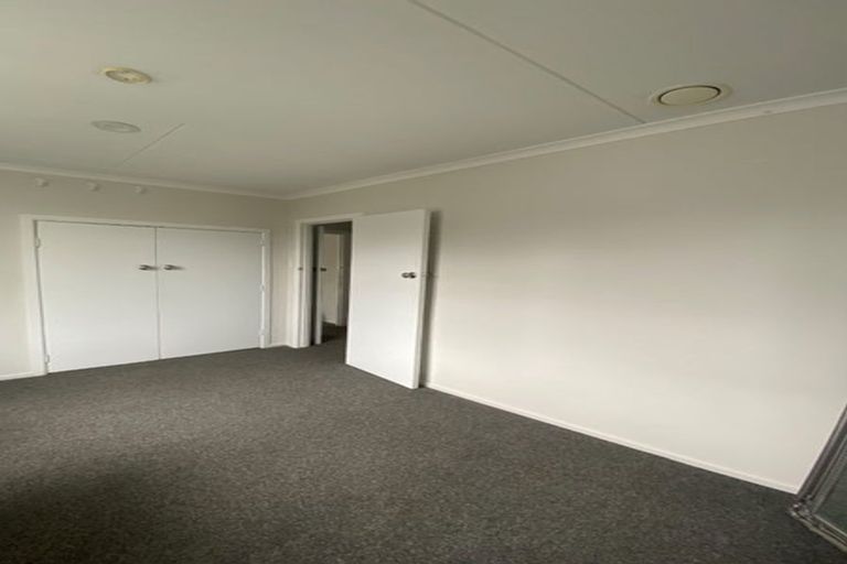 Photo of property in 14 Lewis Place, Highbury, Palmerston North, 4412