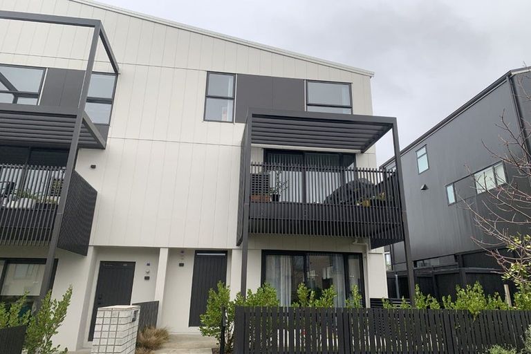 Photo of property in 5/4 Matimati Place, Hobsonville, Auckland, 0616