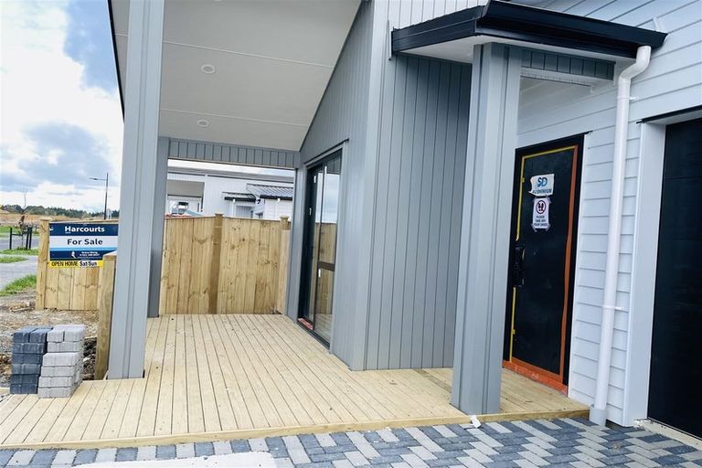 Photo of property in 12 Woven Place, Karaka, 2113