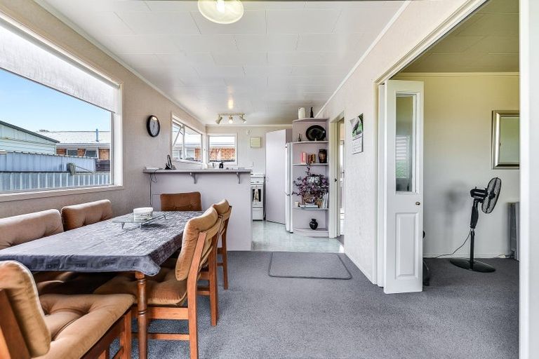 Photo of property in 1 Poaka Avenue, Dinsdale, Hamilton, 3204