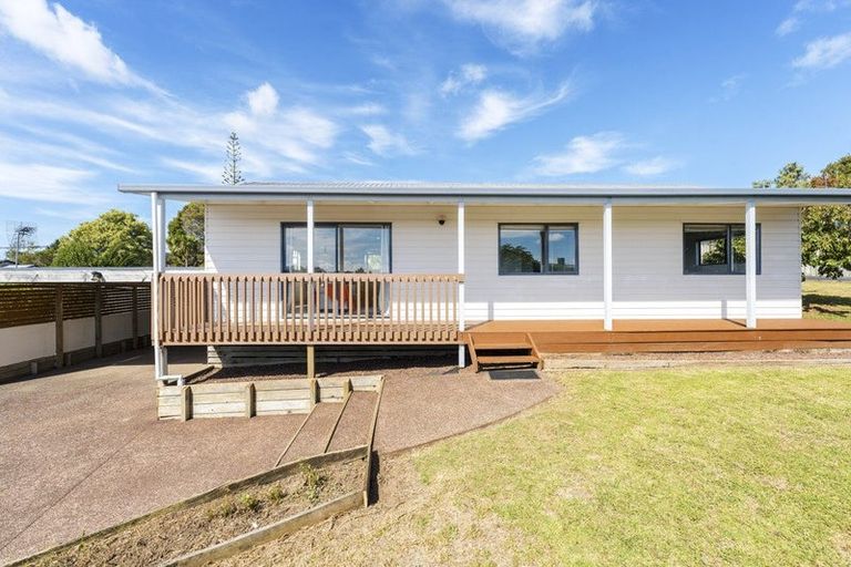 Photo of property in 5 Parrs Cross Road, Henderson, Auckland, 0612
