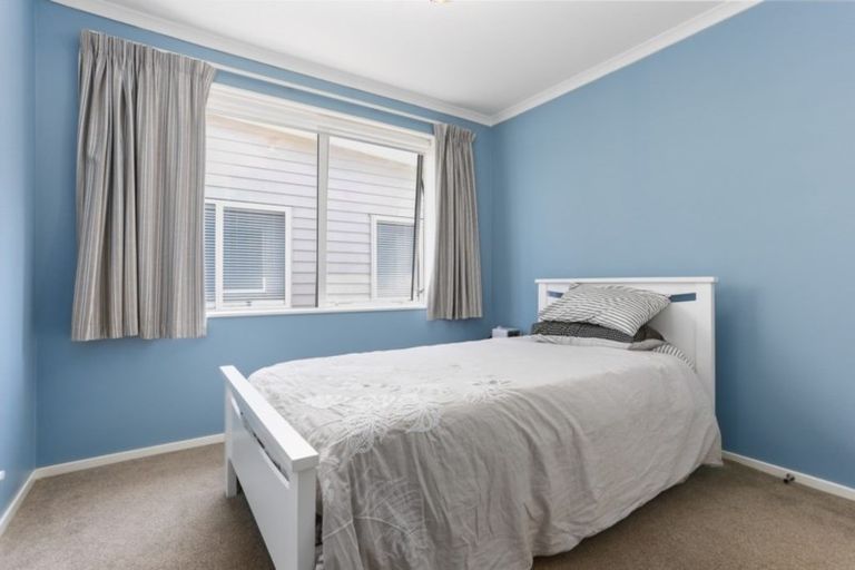 Photo of property in 2 Kotuku Lane, Hobsonville, Auckland, 0616