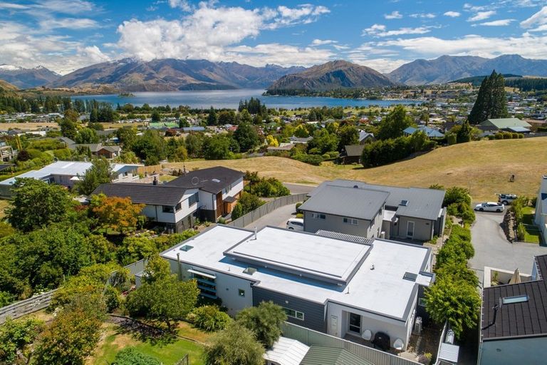 Photo of property in 15 Faulks Terrace, Wanaka, 9305