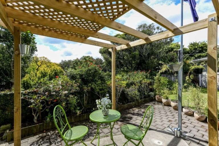 Photo of property in 7 Tukapa Street, Westown, New Plymouth, 4310