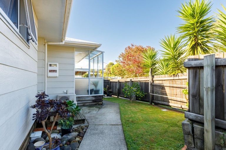 Photo of property in 6a Shaldon Crescent, Blagdon, New Plymouth, 4310
