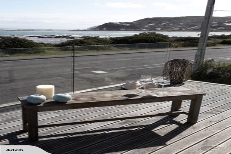 Photo of property in 176 The Esplanade, Island Bay, Wellington, 6023