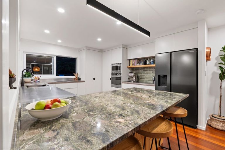Photo of property in 74 Duncansby Road, Stanmore Bay, Whangaparaoa, 0932