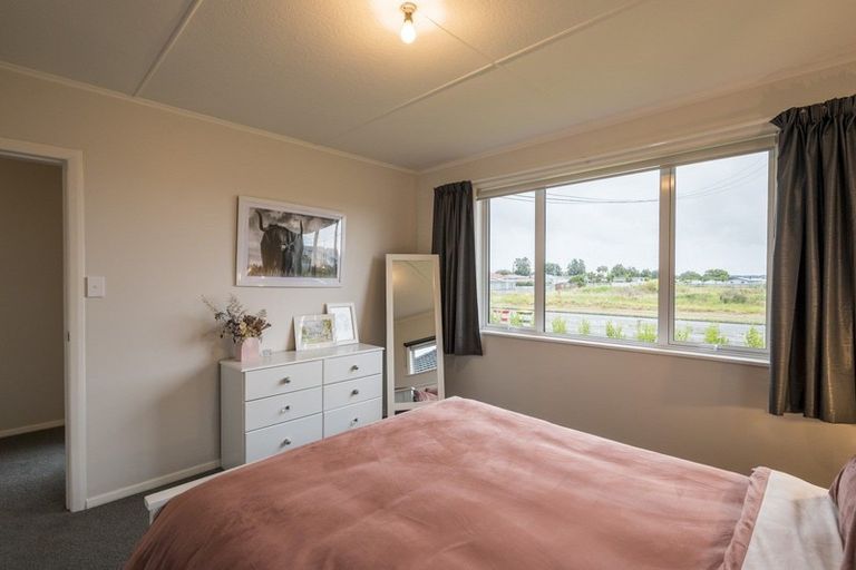 Photo of property in 90 Tiro Tiro Road, Levin, 5510