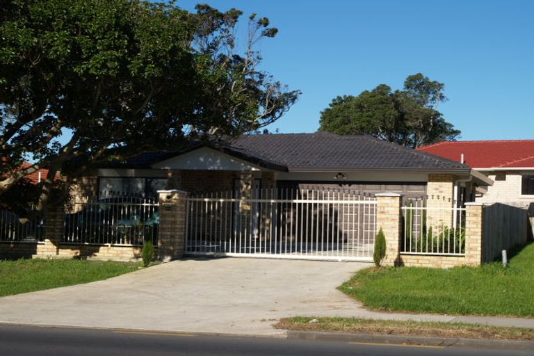 Photo of property in 558 Massey Road, Mangere, Auckland, 2022