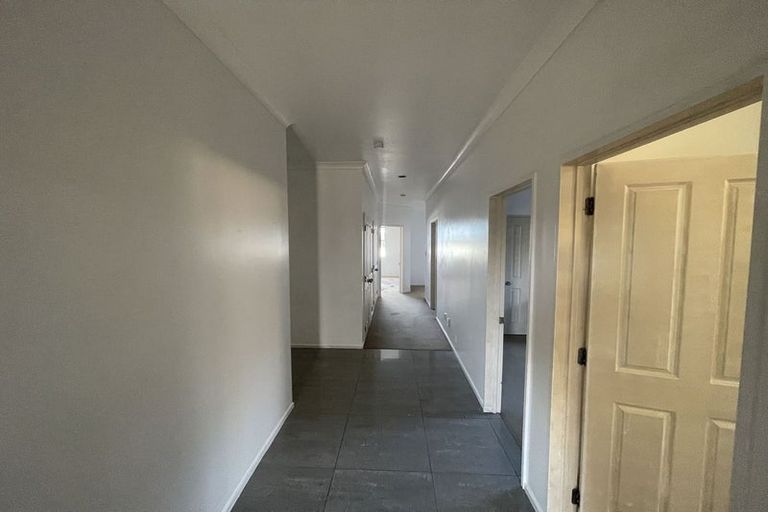 Photo of property in 16 Mangerton Lane, East Tamaki Heights, Auckland, 2016