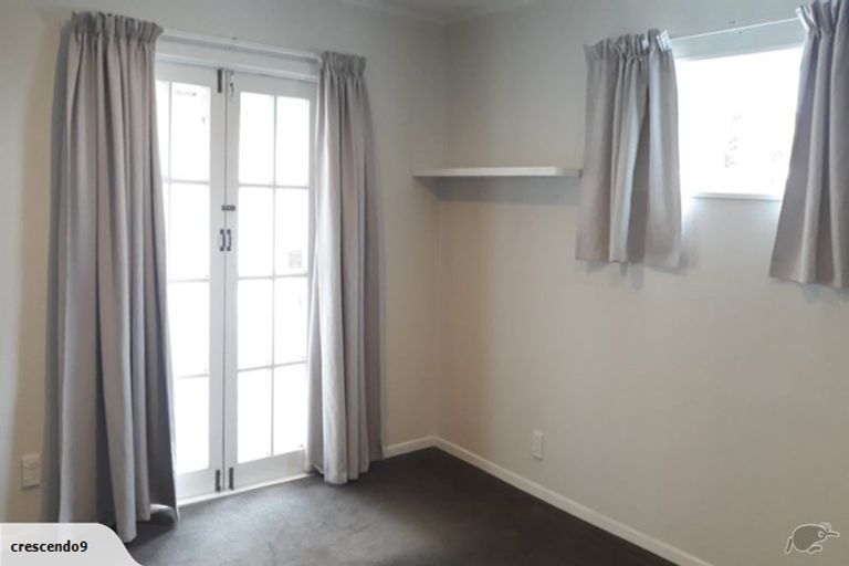 Photo of property in 5 Denver Avenue, Sunnyvale, Auckland, 0612