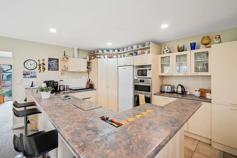 Photo of property in 30 Inwoods Road, Parklands, Christchurch, 8083