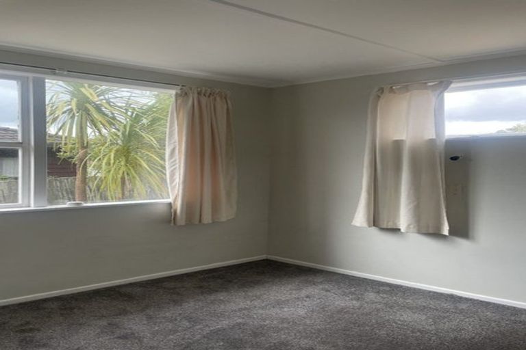 Photo of property in 1/51 Deep Creek Road, Waiake, Auckland, 0630