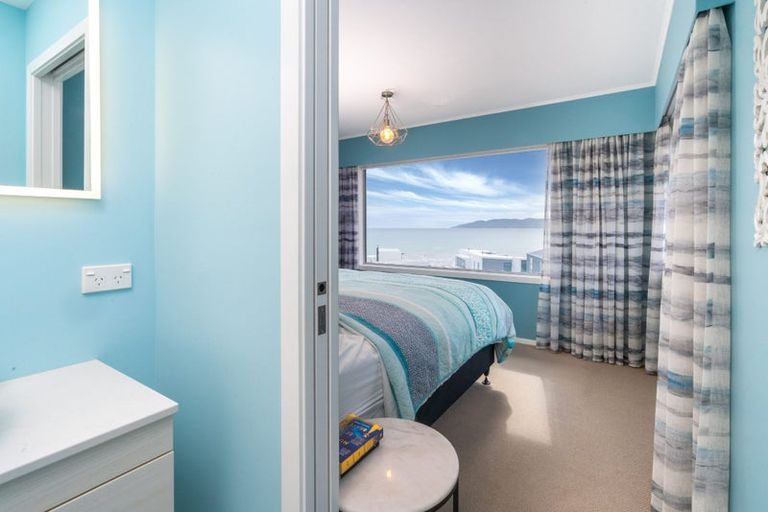Photo of property in 39a Wharemauku Road, Raumati Beach, Paraparaumu, 5032