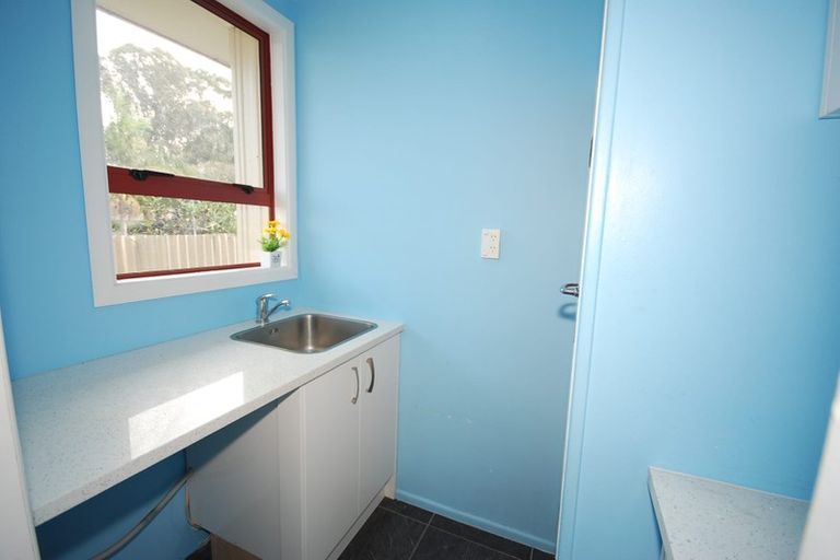 Photo of property in 2 Mcnaughton Avenue, Mangere East, Auckland, 2024