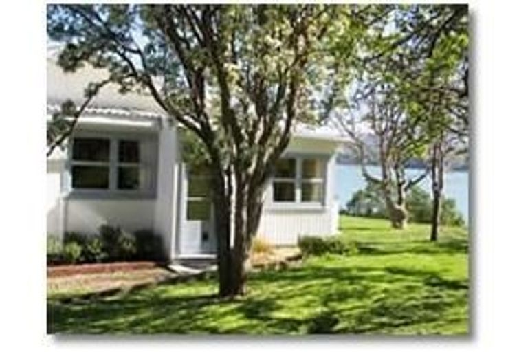 Photo of property in 300b Paremata Road, Whitby, Porirua, 5381