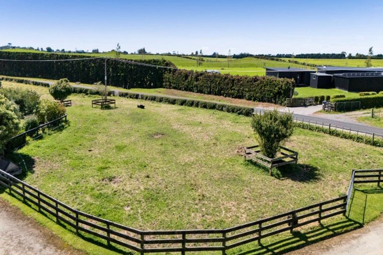 Photo of property in 88 Te Arei Road East, Lepperton, New Plymouth, 4373
