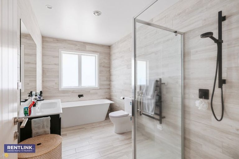 Photo of property in 17 Matepu Crescent, Pyes Pa, Tauranga, 3112