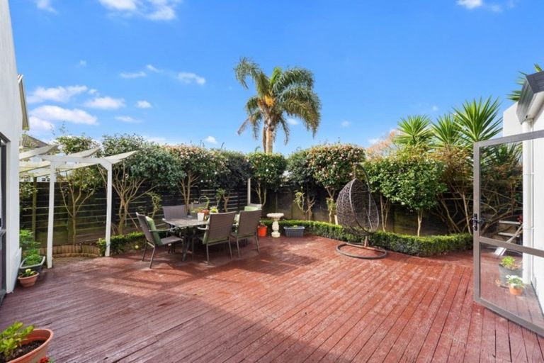 Photo of property in 47 Nielsen Gardens, Rototuna, Hamilton, 3210