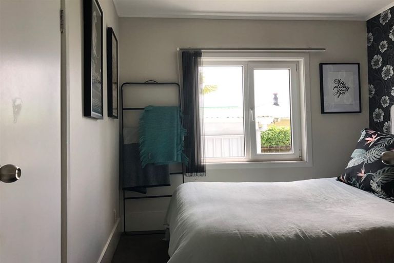 Photo of property in 1/84 Rosier Road, Glen Eden, Auckland, 0602