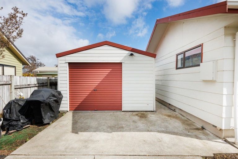 Photo of property in 41a Raglan Avenue, Cloverlea, Palmerston North, 4412