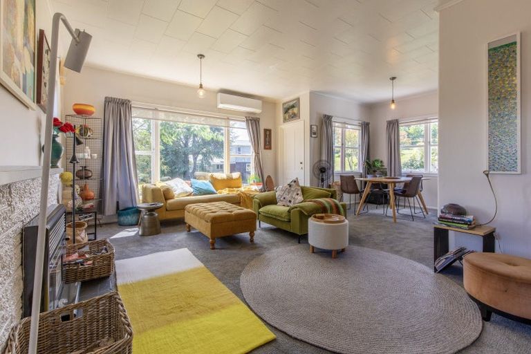 Photo of property in 5 Limbrick Street, Waipawa, 4210