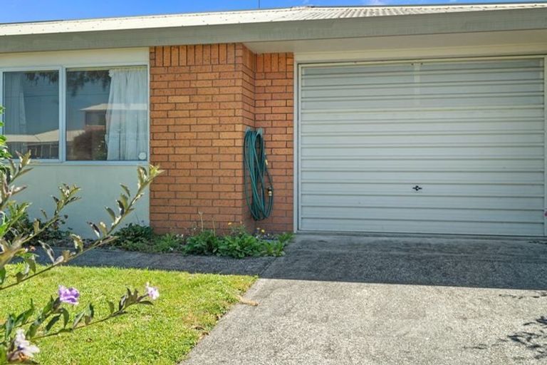 Photo of property in 14 Pemberton Crescent, Greerton, Tauranga, 3112