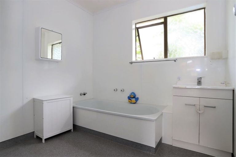 Photo of property in 16 Matai Place, Hawera, 4610